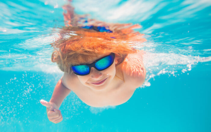 40 500+ Lunettes Piscine Photos, taleaux et images libre de droits - iStock